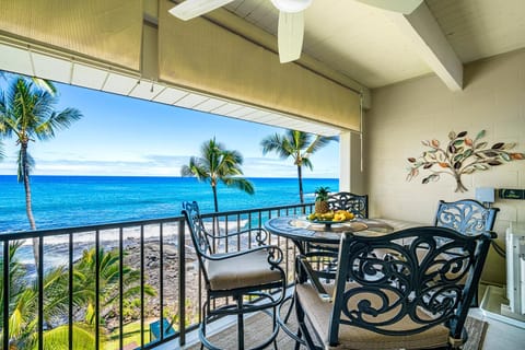 Oceanfront Luxury Condo Apartment hotel in Holualoa