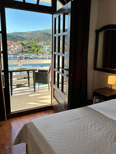Villa Samac Bed and Breakfast in Split-Dalmatia County
