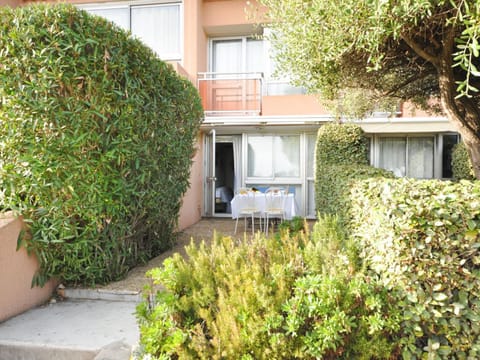 Apartment Les Jardins de la Mer-2 by Interhome Apartment in Cavalaire-sur-Mer