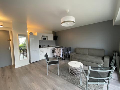 Kitchen or kitchenette, Living room, Dining area