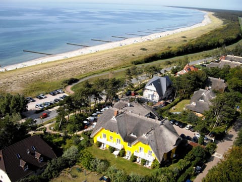 Facade/entrance, Neighbourhood, Bird's eye view, Fishing, Garden, Snorkeling, Balcony/Terrace, Beach, Hiking, Cycling, Garden view, Lake view, Sea view, Street view