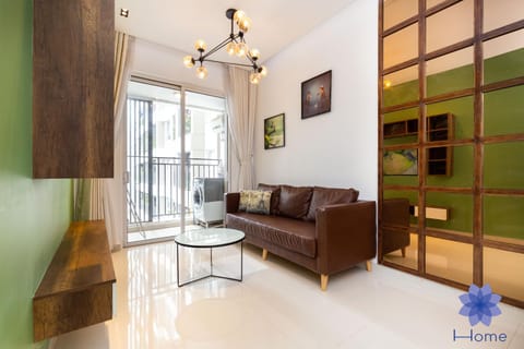 Home, Cosy&Luxury Apartment - 5mins to Airport, Free Pool&Gym, Airport Pick up Service Condo in Ho Chi Minh City