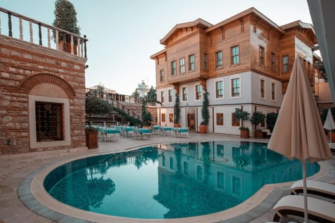 Property building, Pool view