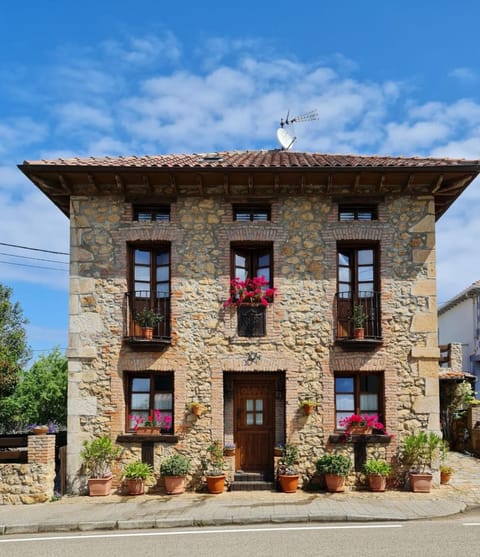 La Torruca House in Western coast of Cantabria