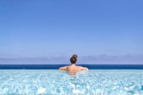 Balcony/Terrace, Pool view, Sea view, Swimming pool