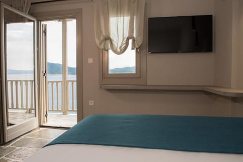 Bed, TV and multimedia, Balcony/Terrace, Bedroom, Sea view