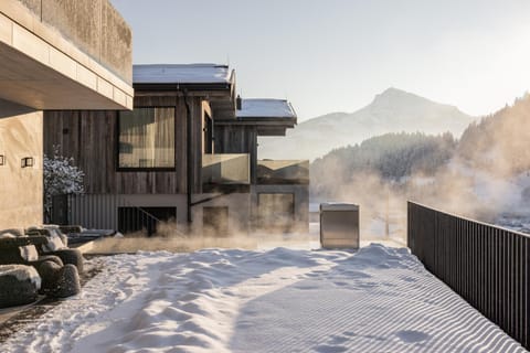 Balcony/Terrace, Swimming pool