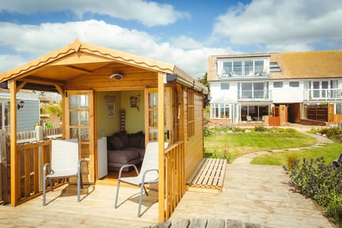 Beach Garden Apartment in Wealden District