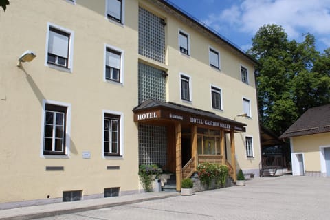 Hotel und Gasthof Soller Hôtel in Garching