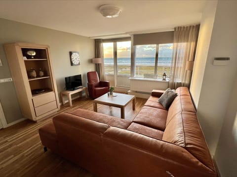 TV and multimedia, Living room, Seating area, Sea view