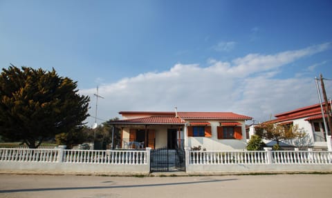 Halkidiki SeaFront Beach House Haus in Halkidiki