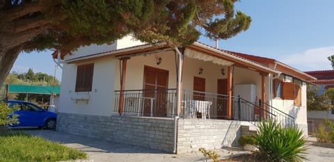 Halkidiki SeaFront Beach House Haus in Halkidiki