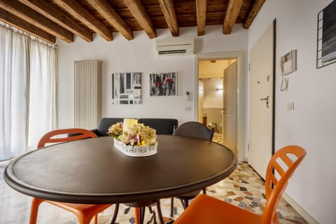 Lovely apartment In Vicenza Condo in Vicenza