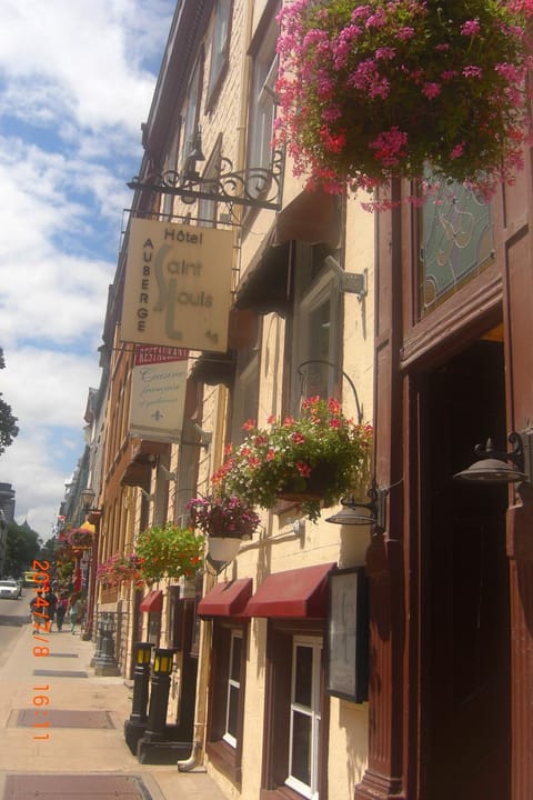 Auberge St-Louis Inn in Quebec City