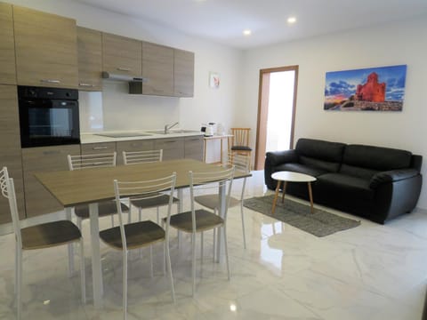 Pepprina Apartment by SeaStays 1 minute to Seafront Condo in Saint Paul's Bay