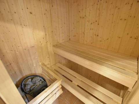 Bathroom, Spa and wellness centre/facilities