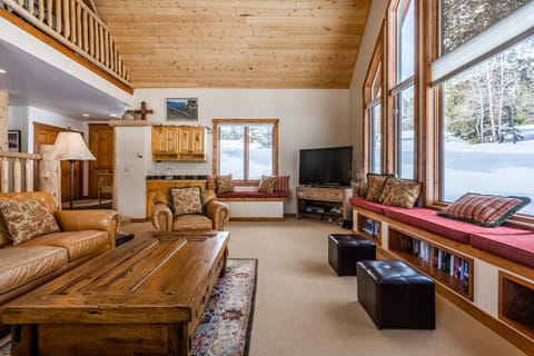 Moose Meadows Lodge Casa in Big Sky