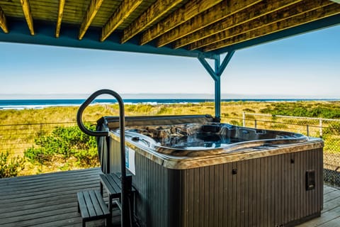 Expansive Views Family Oceanfront Beach Home House in Westport