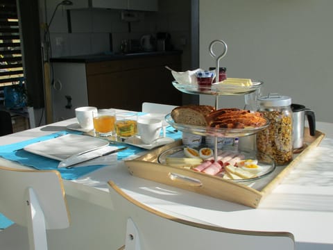 Dining area, Breakfast