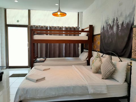 Street Zone Home stay by Little Paradise Bed and Breakfast in Ban Tai