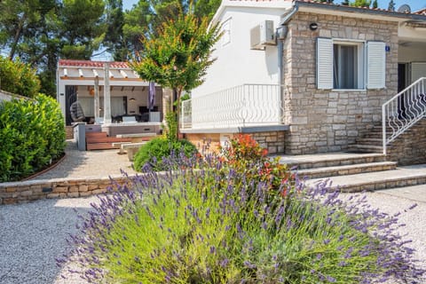 Holiday House de Finis Villa in Split-Dalmatia County