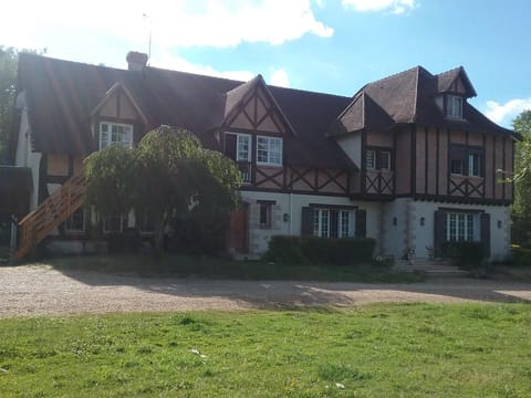 Les Mesangeres Bed and Breakfast in Chaumont-sur-Tharonne
