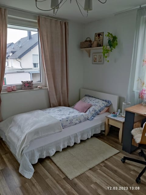 gemütliches Einzelzimmer auch für Kurzentschlossene, check in bis 0 Uhr Vacation rental in Bielefeld