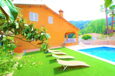 V&V LLORET - VILLA CANYELLES preciosa villa para 8PAX con piscina privada y barbacoa a solo 800m de playa Cala Canyelles House in Selva