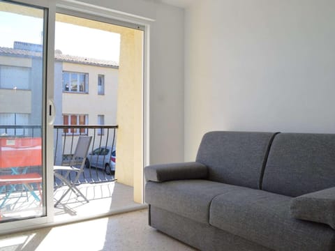 Appartement rénové, climatisé à 200m de la plage avec balcon et parking privé - FR-1-229D-12 Wohnung in Fleury