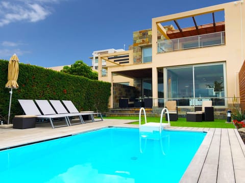 Property building, Patio, Garden, Balcony/Terrace, Pool view, Swimming pool