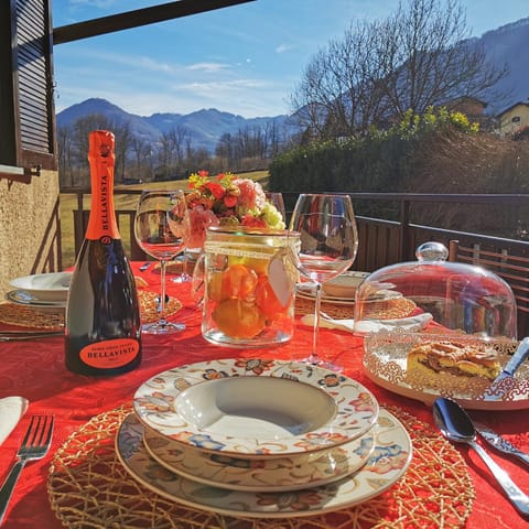 Balcony/Terrace, Mountain view