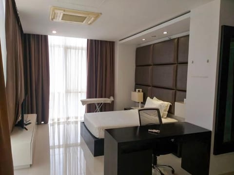 Platinum One - Private Apartment at #1 Bagatalle Road, Unit 7-1 Colombo 3 Condo in Colombo