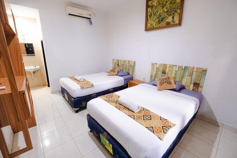 Bed, Photo of the whole room, Bedroom, air conditioner