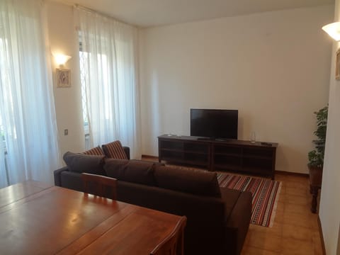 Accademia Apartment Condo in Livorno