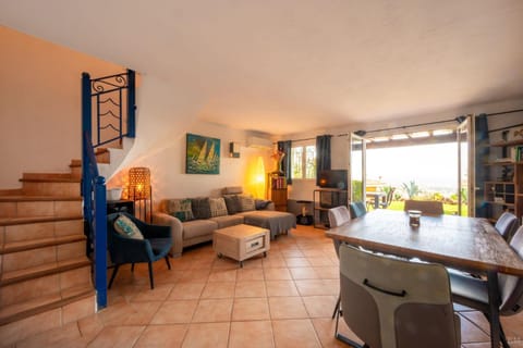 Esprit du Sud Damien House in Sainte-Maxime