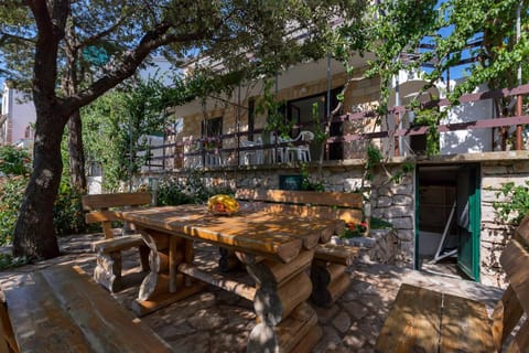 Patio, BBQ facilities, Garden