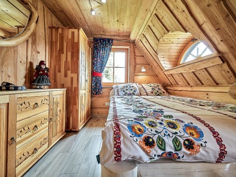 Bed, View (from property/room), Photo of the whole room, Decorative detail, Bedroom