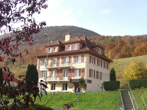 Auberge Pour Tous Inn in Canton of Vaud