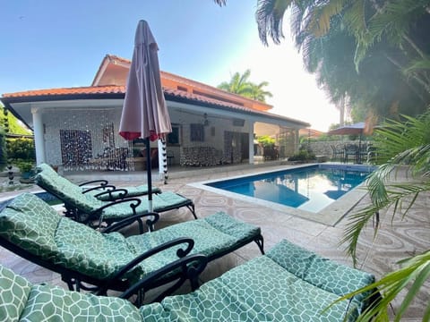 Day, Pool view, Swimming pool, sunbed