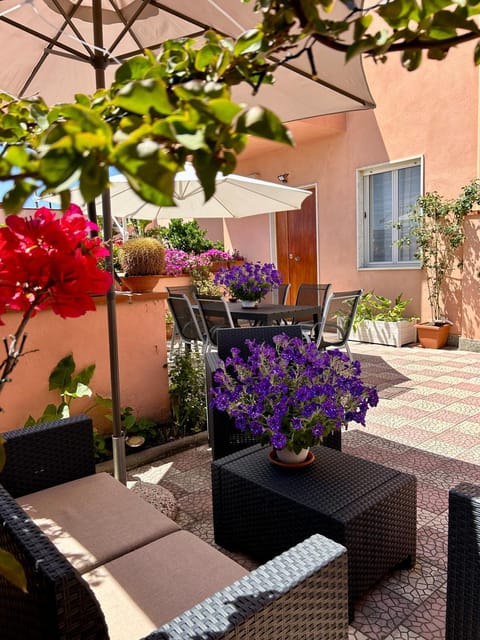 Patio, Garden view