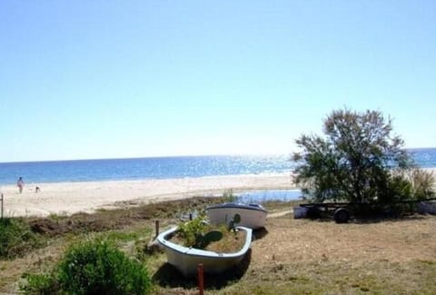 Facade/entrance, Summer, Beach