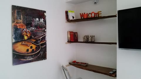 TV and multimedia, Decorative detail