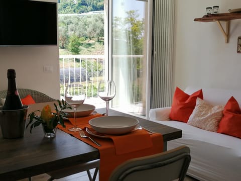 Living room, Seating area, Dining area, Garden view