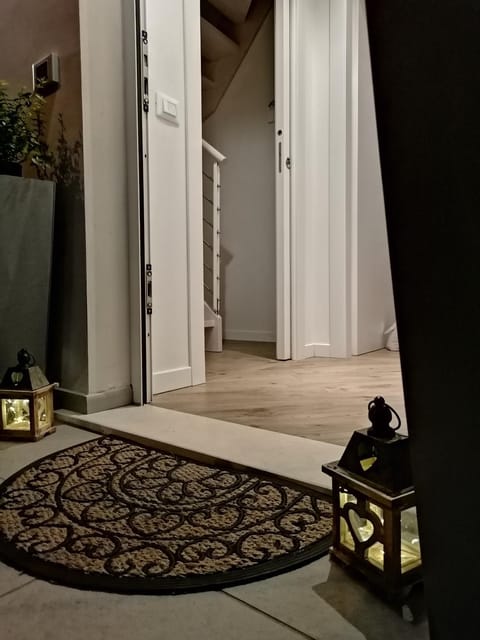 Facade/entrance, Night, Decorative detail