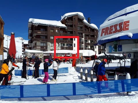 Résidence rond point des pistes accès direct funiculaire exposé sud Condo in Tignes