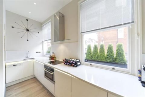 Beautiful 1 Bedroom Apartment Ovington Square Condo in City of Westminster