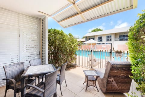 Balcony/Terrace, Swimming pool