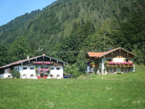 Ferienwohnungen Bergerhof Zuhaus Condo in Aschau im Chiemgau