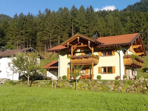 Ferienwohnungen Bergerhof Zuhaus Condo in Aschau im Chiemgau