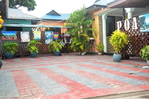 Property building, Day, Garden, Garden view